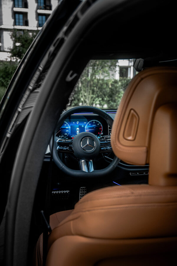 Mercedes E klasa 2024. godina - Usluga vozača za ceo dan
